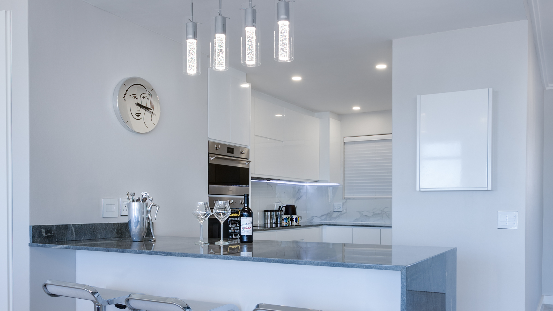 Garden bar and home pub in a bespoke garden room